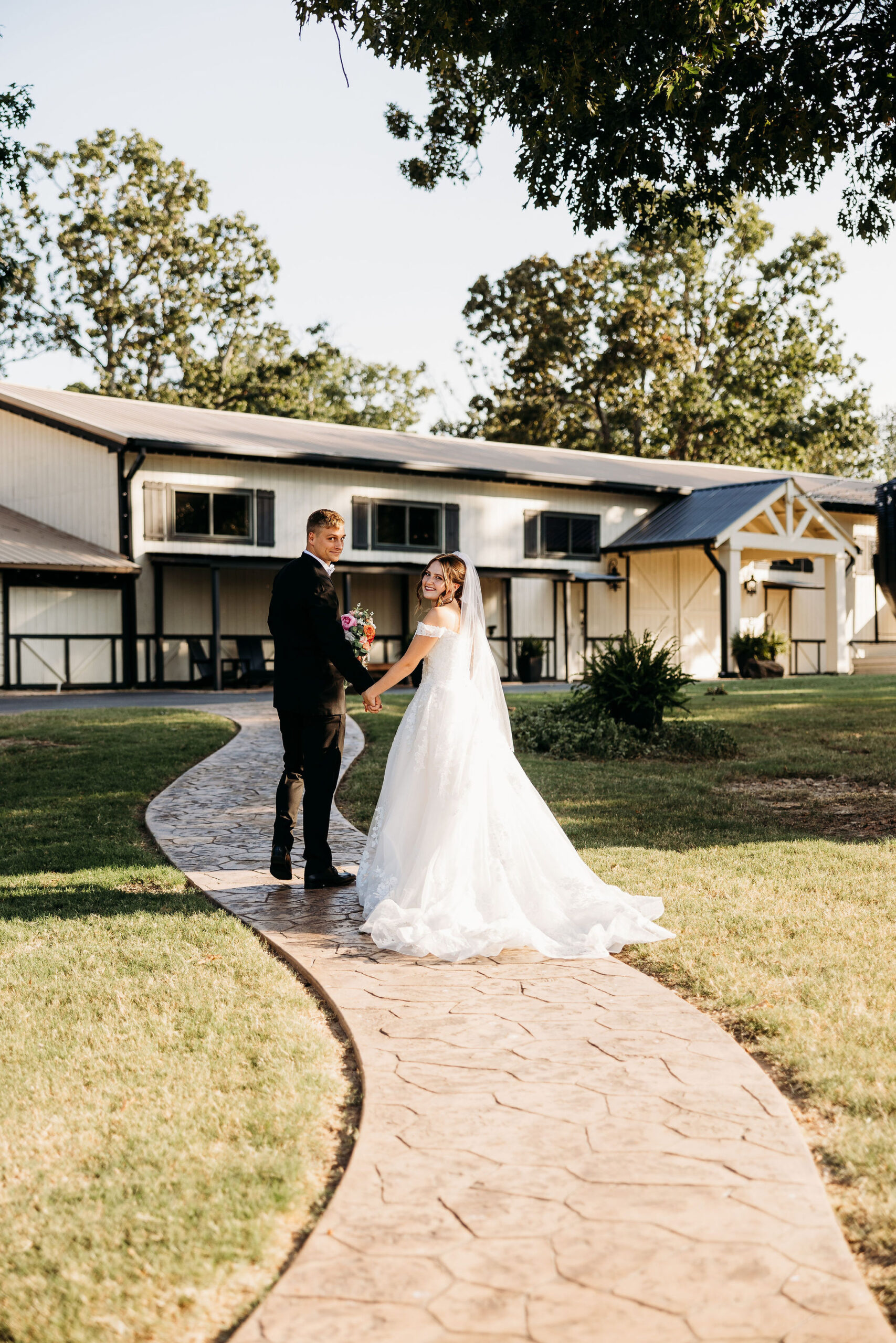 rainy wedding