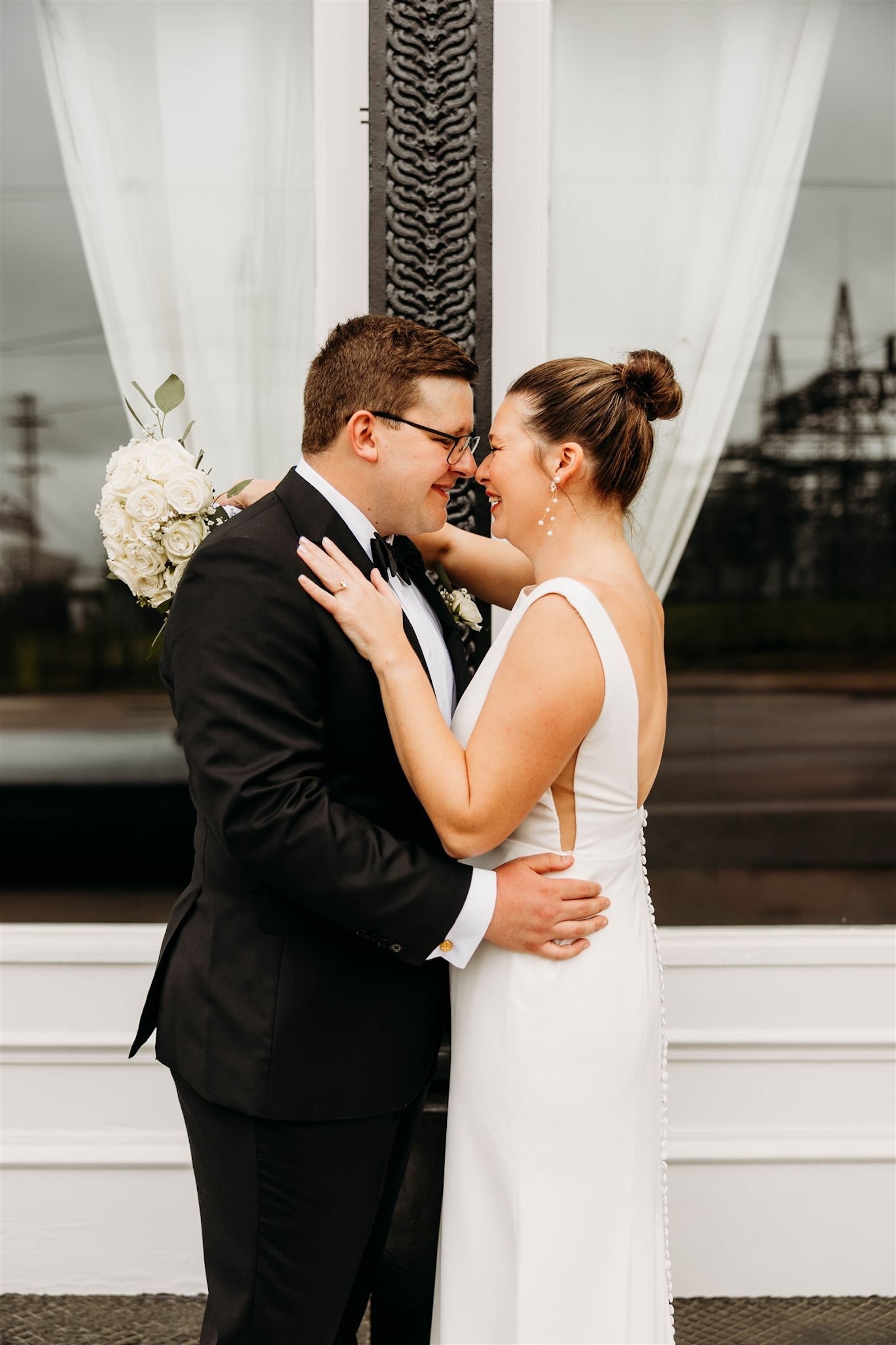 Memphis-wedding-balinese-ballroom-couple