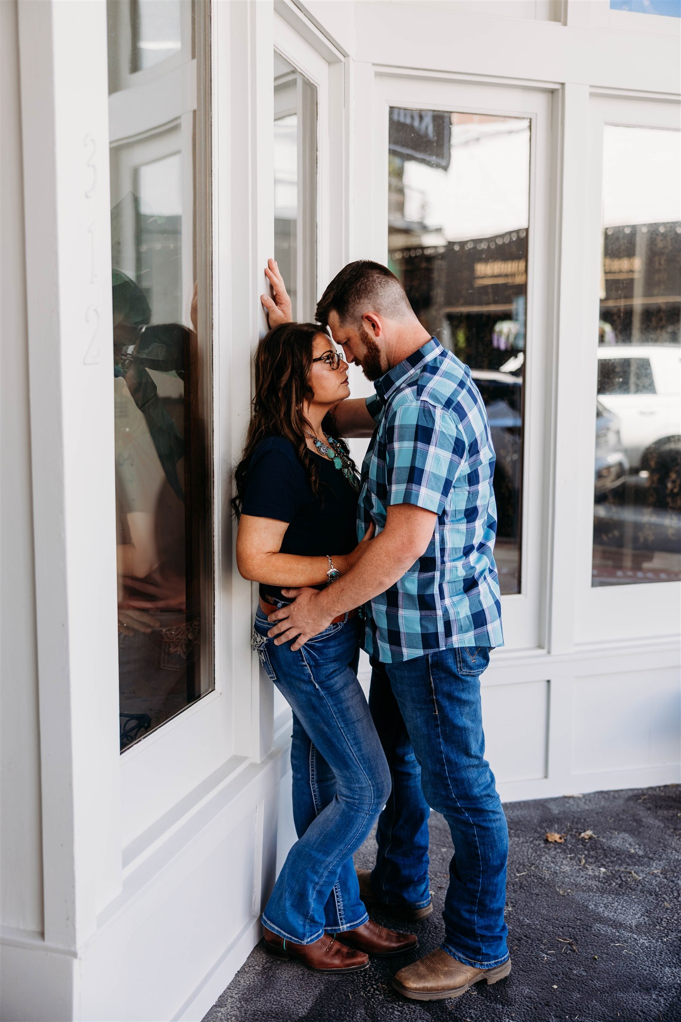 Lemonade-House-Grille-Arkansas-Jonesboro-Engaged-Couple-Engagement-Photos