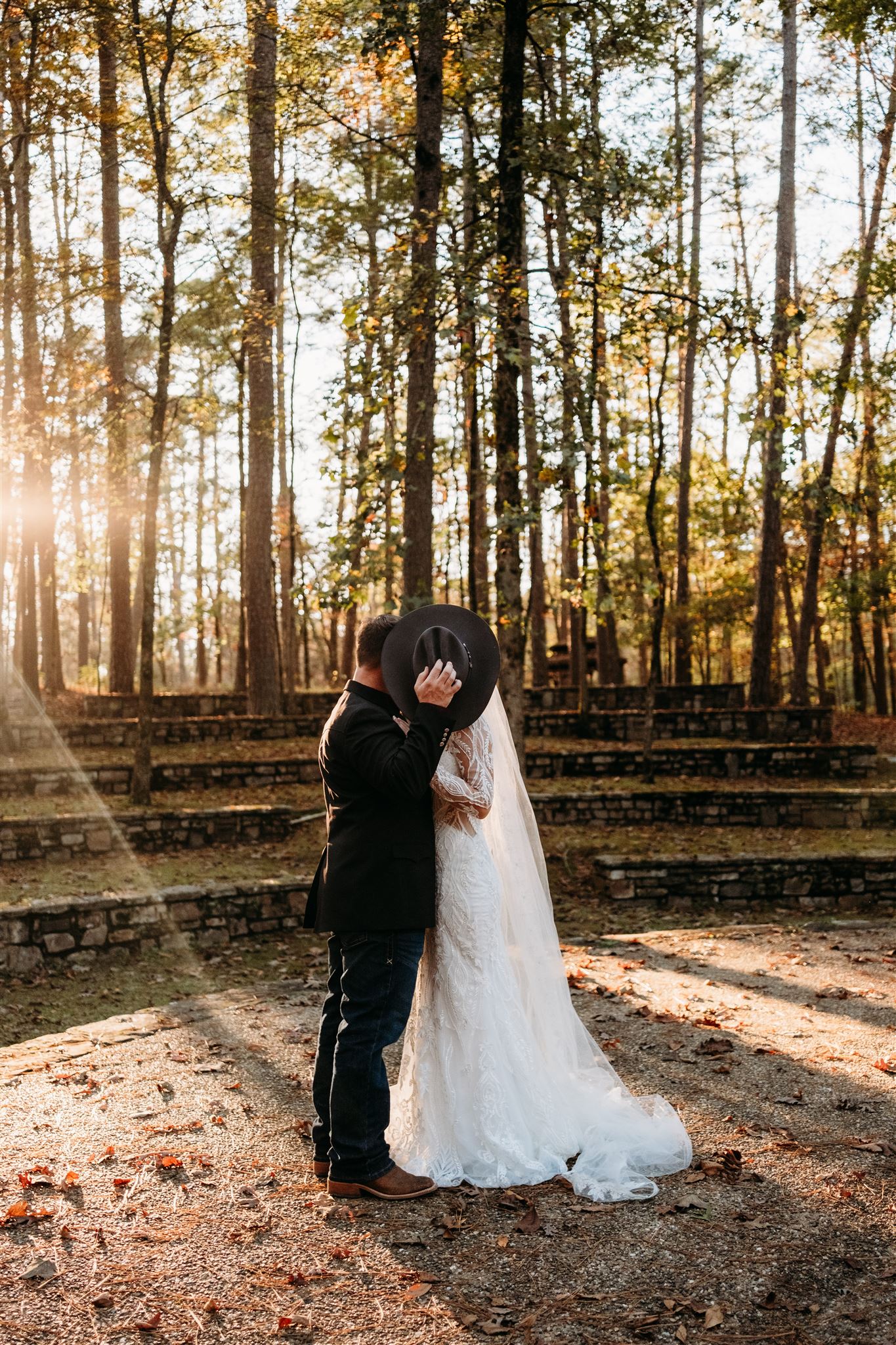 Arkansas-Wedding-Venues-Photographer-Legend-and-Lace-Studios-Anthony-Chapel