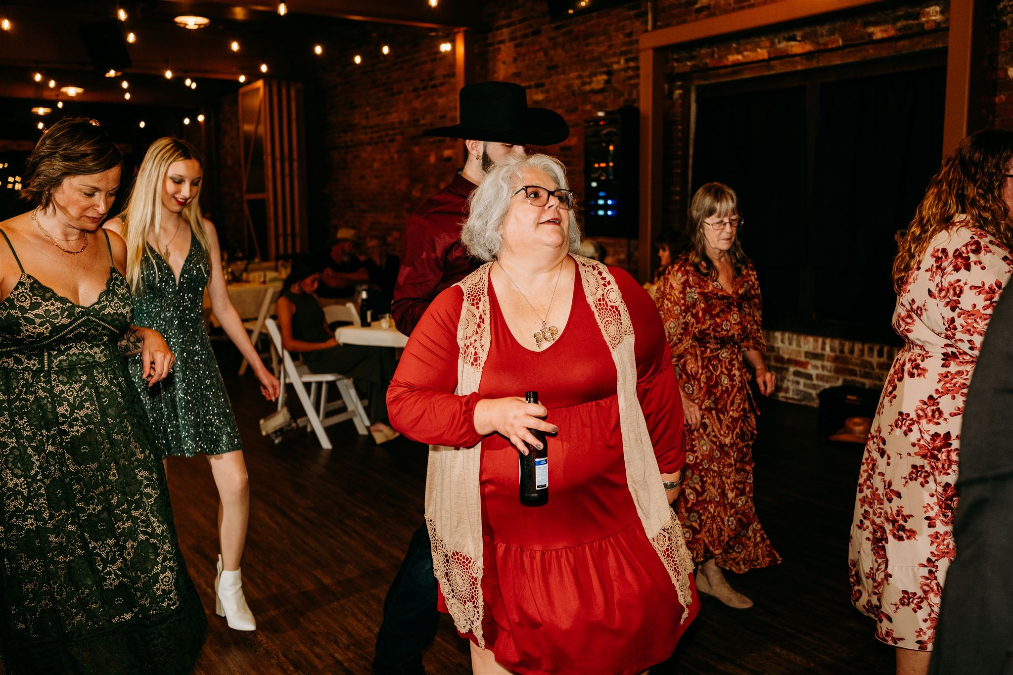 Bachelorette-Party-Venue-Crystal-Ridge-Distillery-Hot-Springs-Arkansas-Photographer-Legend-and-Lace-Studios-1