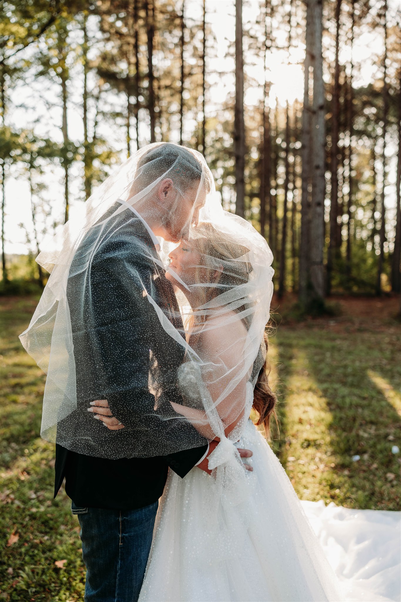 Intimate-Wedding-Ceremony-Kendal-Travis-Monticello-Arkansas-Wedding-Photographer-Legend-and-Lace-Studios-27