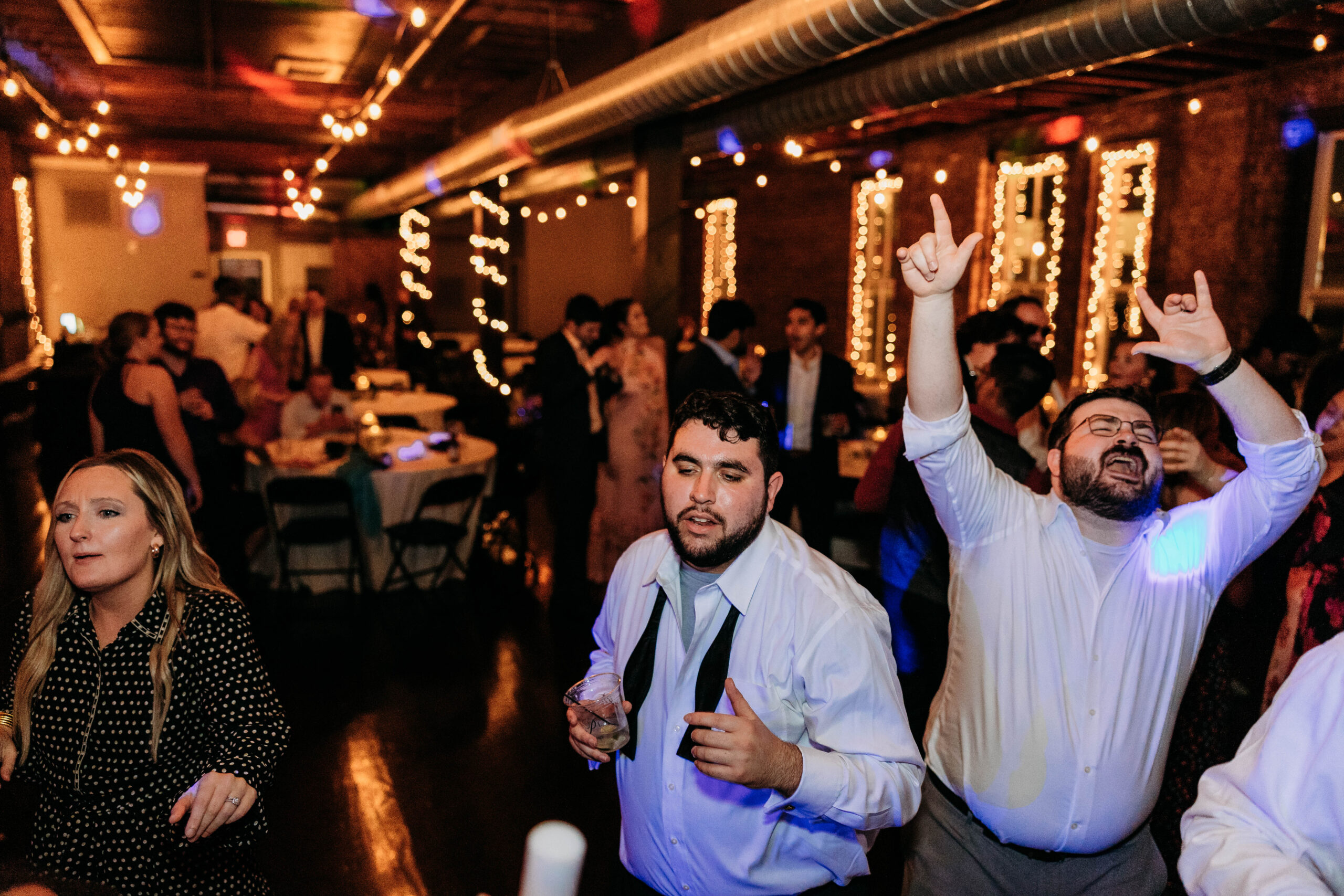 St.-Louis-Wedding-DJ-Entertainment-Vendor-Missouri-Photographer-Legend-and-Lace-Studios-14