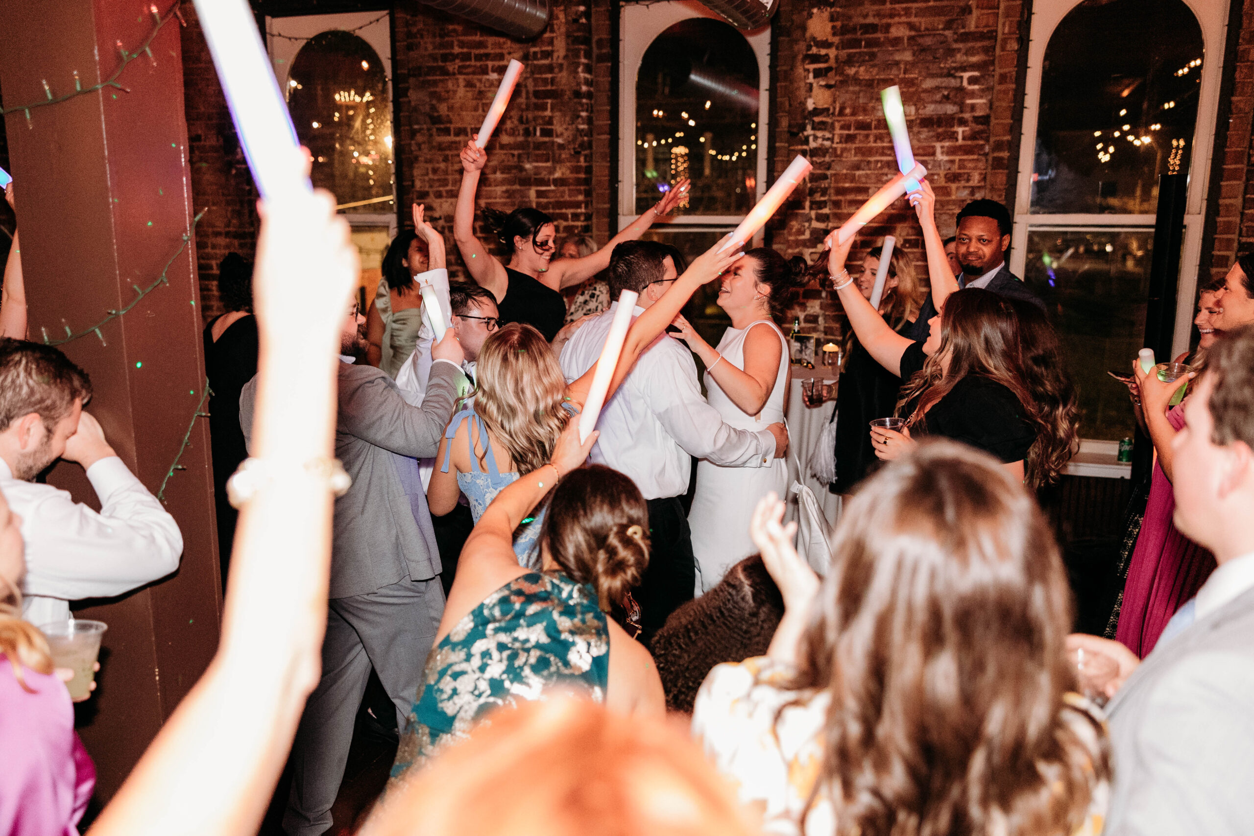 St.-Louis-Wedding-DJ-Entertainment-Vendor-Missouri-Photographer-Legend-and-Lace-Studios-15