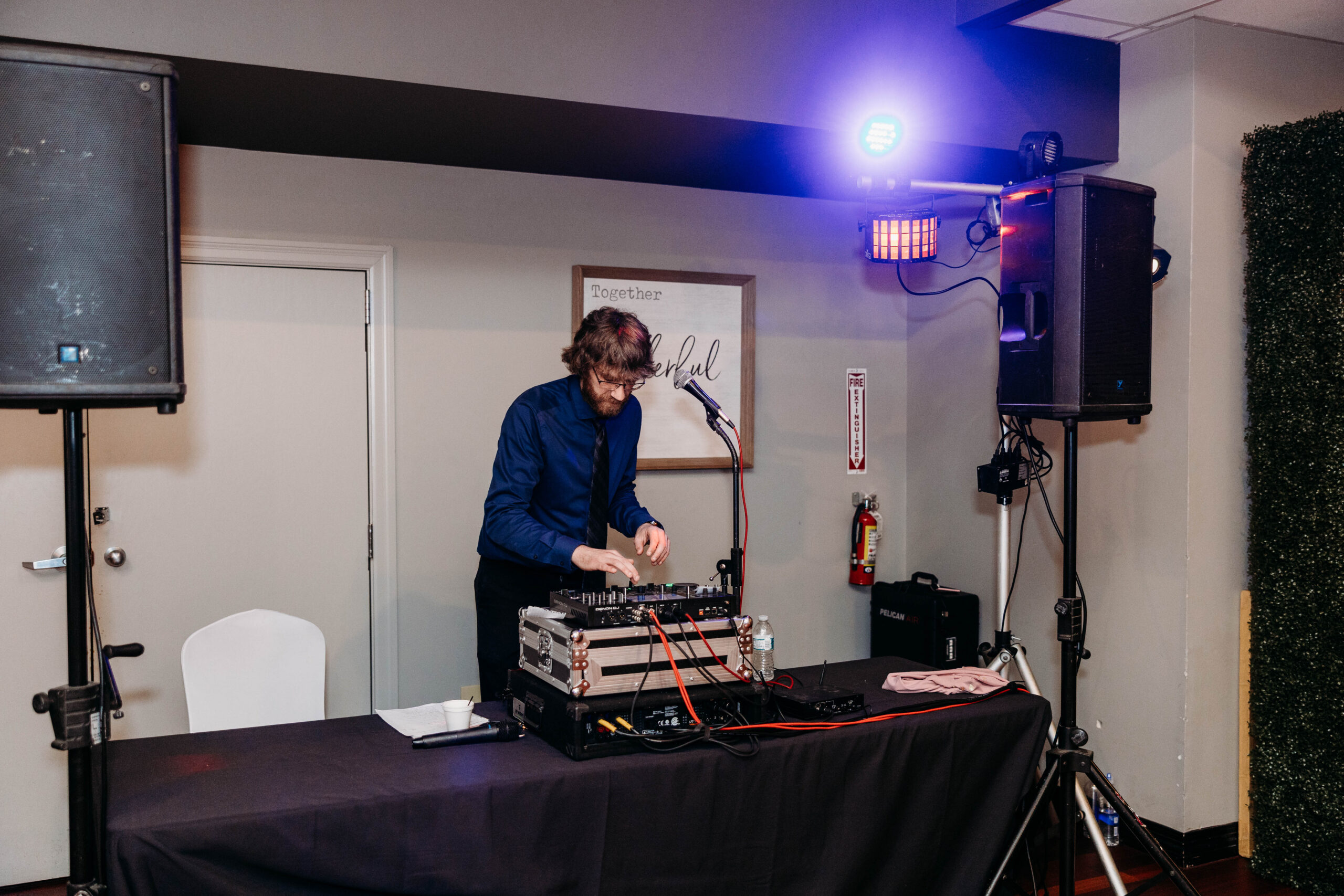 St.-Louis-Wedding-DJ-Entertainment-Vendor-Missouri-Photographer-Legend-and-Lace-Studios-5